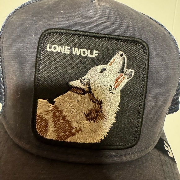 Lone wolf SnapBack hat - Picture 4 of 4